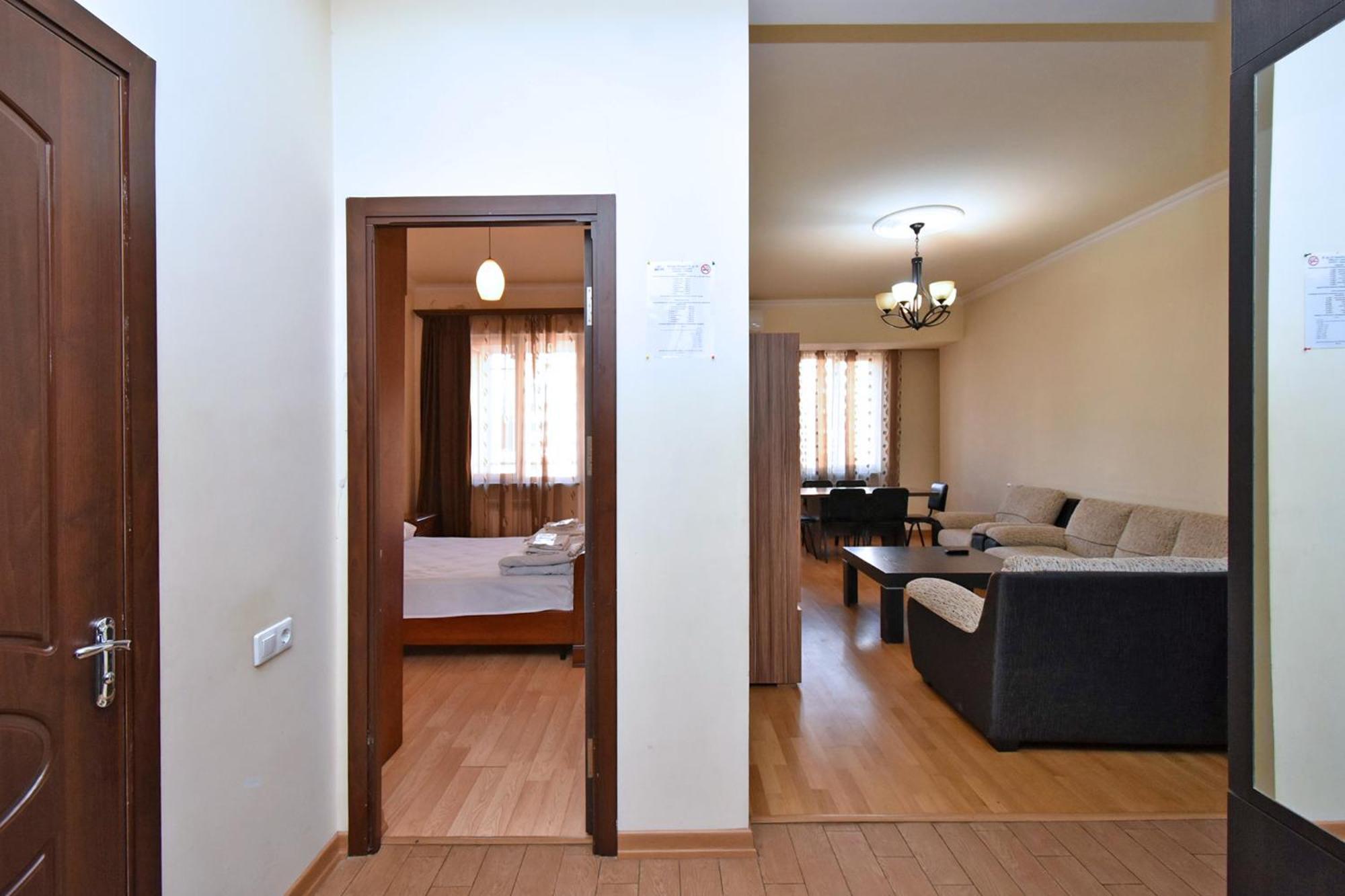 Rent Inn Yerevan On Buzand Street 외부 사진